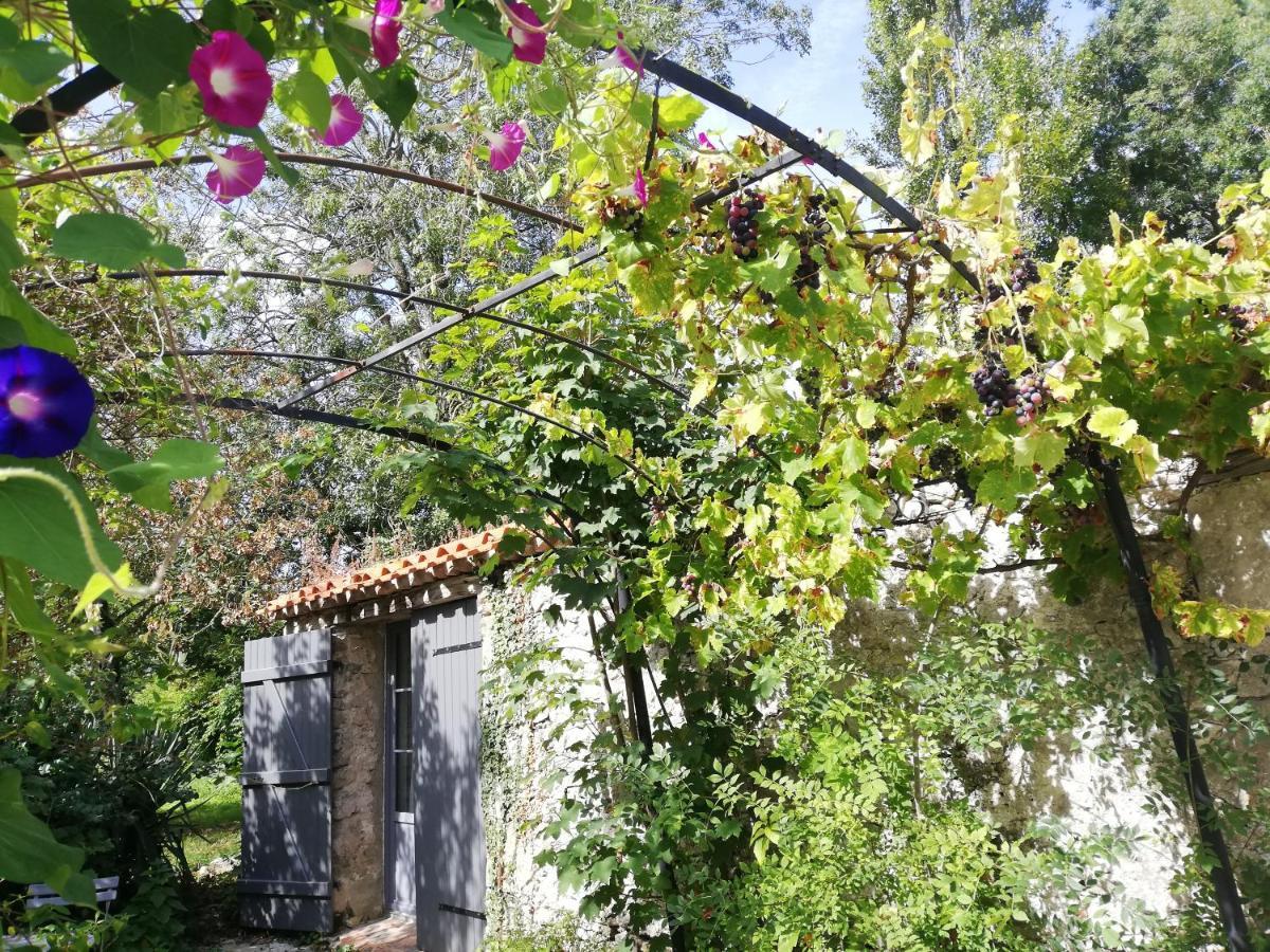 Bed and Breakfast Au Logis De La Mongie Soullans Екстер'єр фото