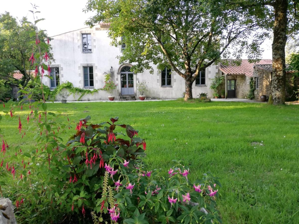 Bed and Breakfast Au Logis De La Mongie Soullans Екстер'єр фото